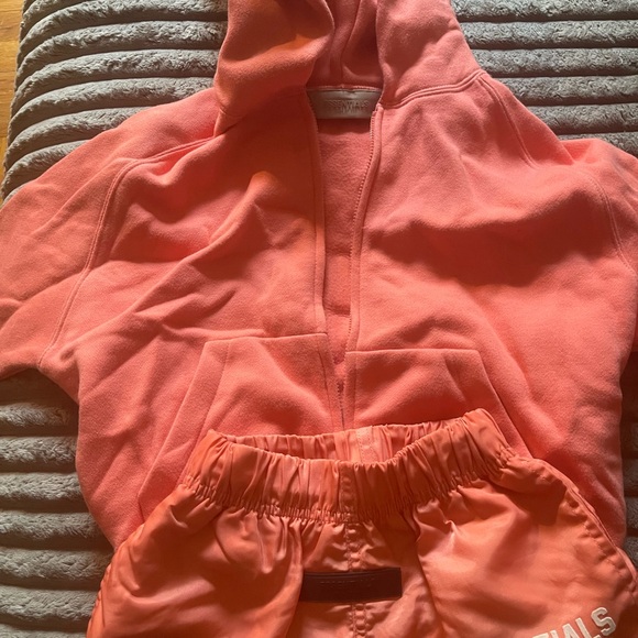 Essentials Vibrant Coral Set